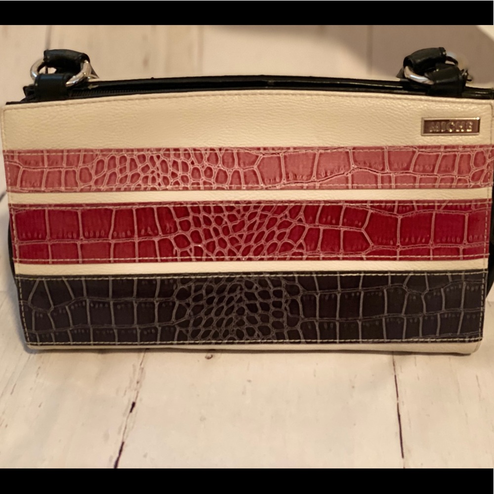 Miche Purse with 3 shells!